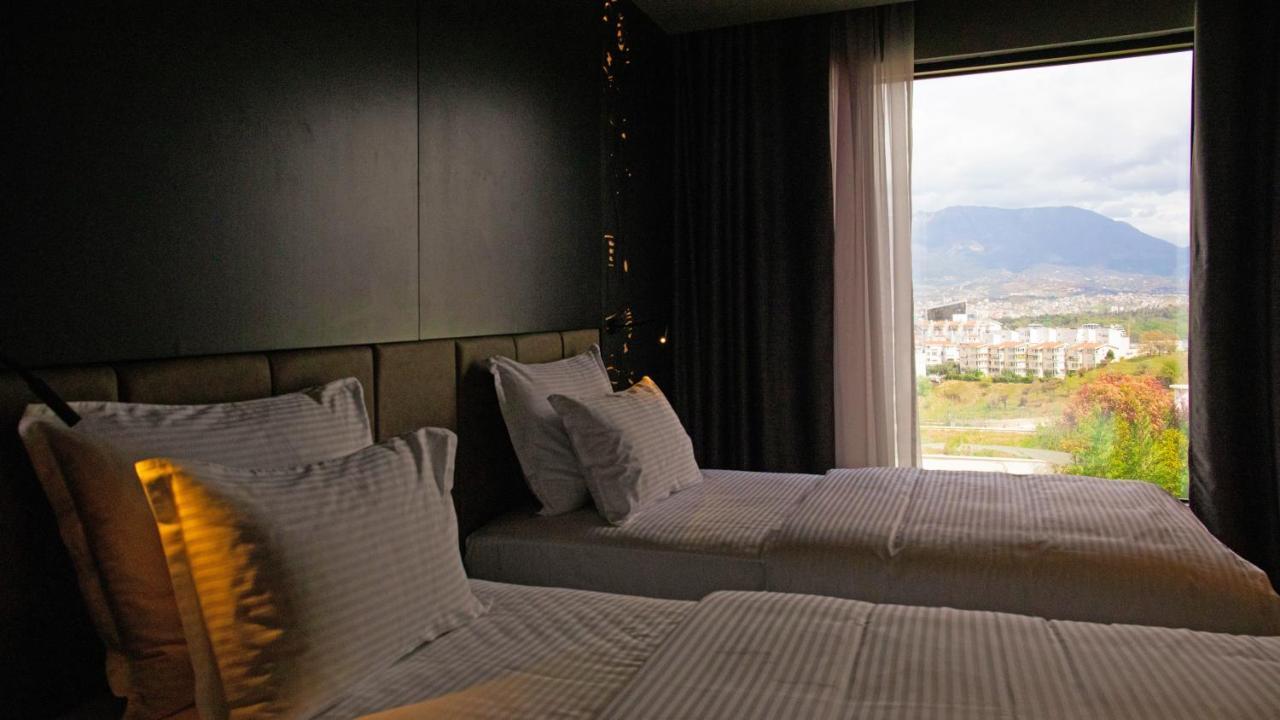 Arka Art Hotel Kashari Exterior foto A room at the hotel