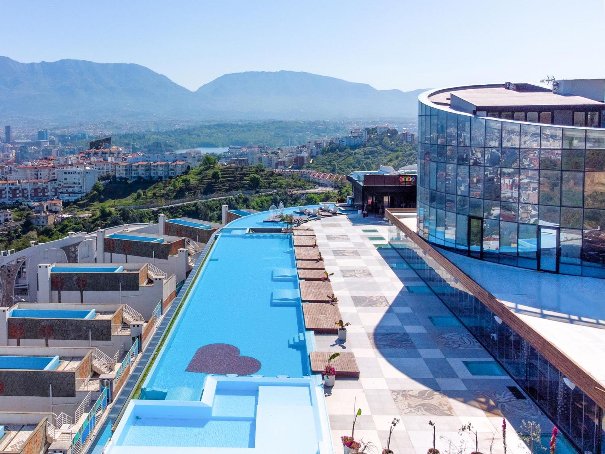 Arka Art Hotel Kashari Exterior foto Skyline